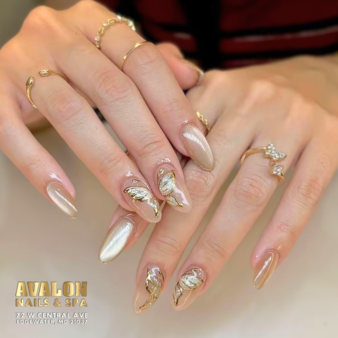 Trending Nails April 2026